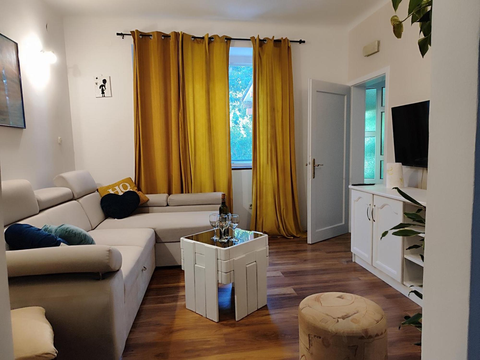 Apartman Daniel With Free Parking Mundanije Eksteriør bilde