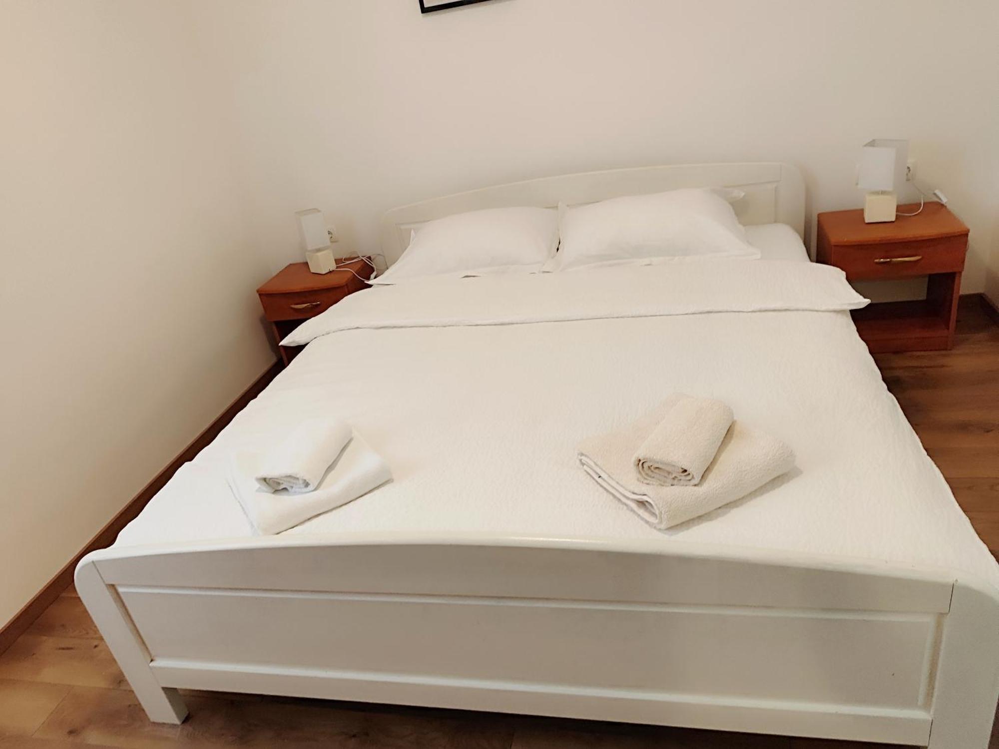 Apartman Daniel With Free Parking Mundanije Eksteriør bilde